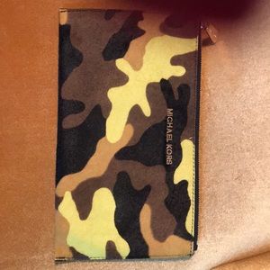 Michael Kors wristlet